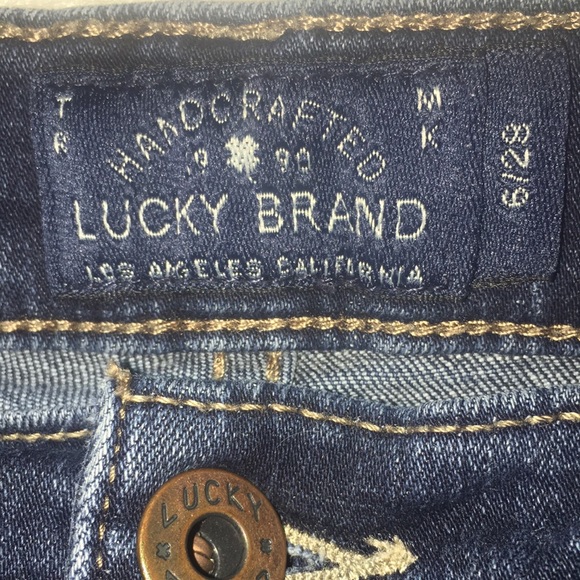 Lucky Brand Jeans The Bermuda Short - Picture 8 of 12